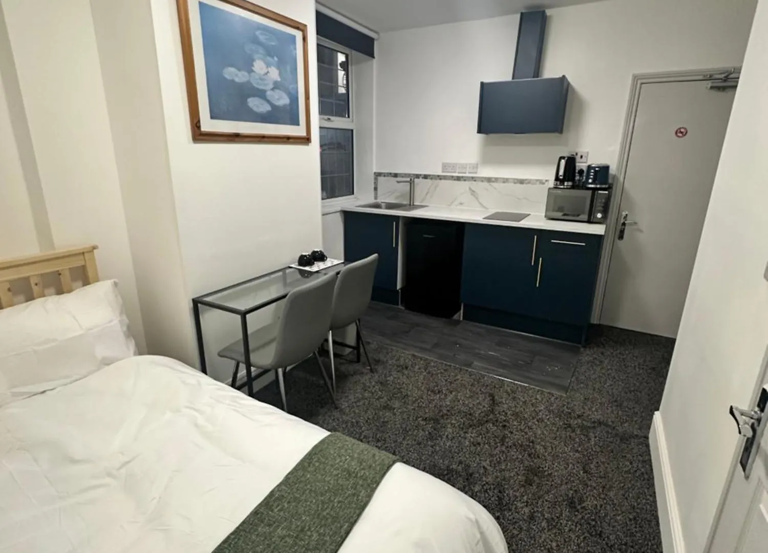 Room 5 Ng3 2Az 诺丁汉